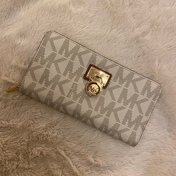 Michael Kors Handbags - Michael Kors Wallet - White